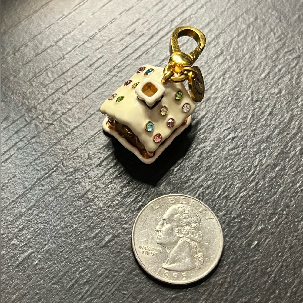 Juicy Couture 2007 Bracelet Charm Gingerbread House limited edition - Picture 2 of 8